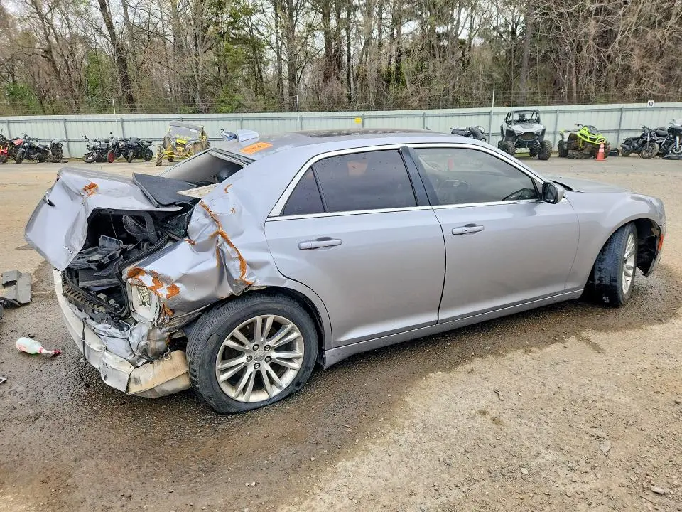 2016 CHRYSLER 300 LIMITED  