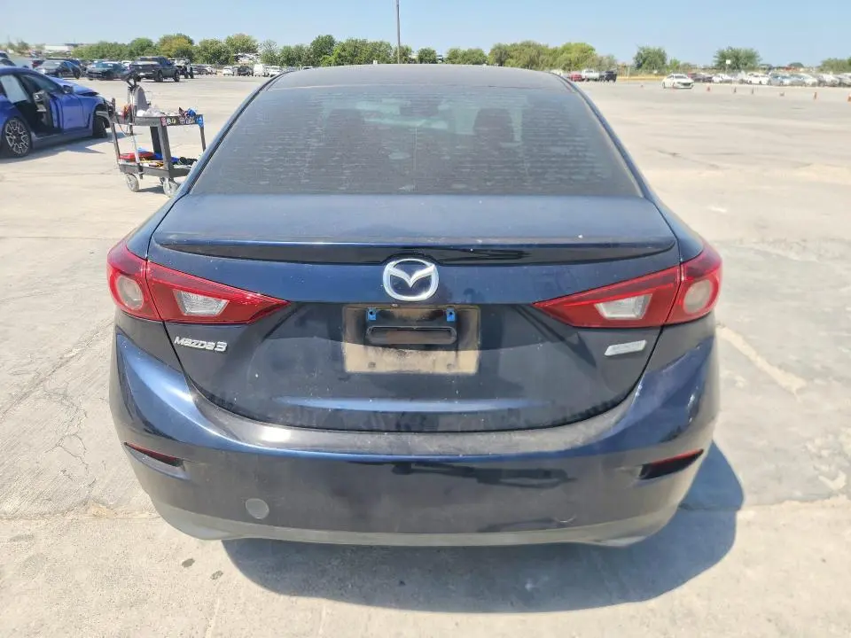 2018 MAZDA 3 TOURING  
