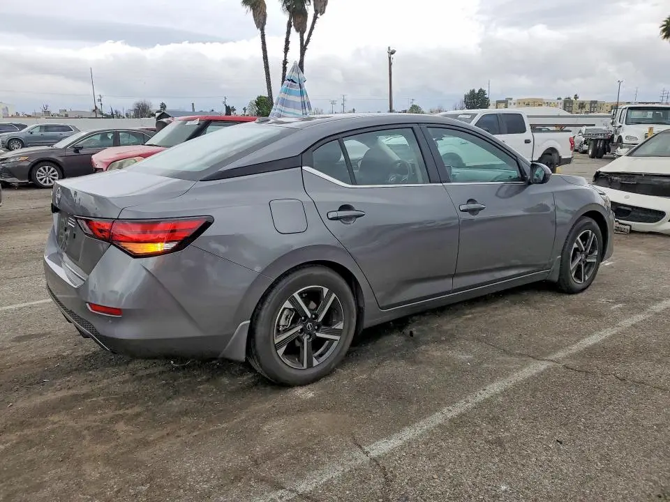 2025 NISSAN SENTRA SV  