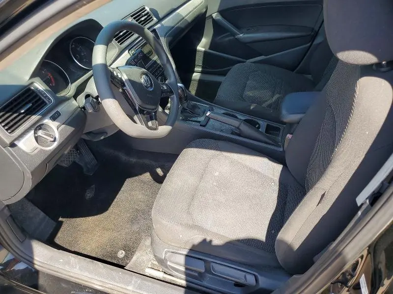 2016 VOLKSWAGEN PASSAT   