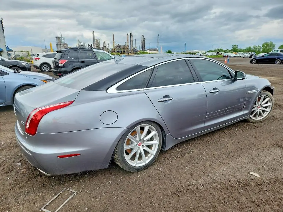 2015 JAGUAR XJ   
