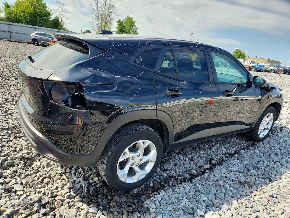2025 CHEVROLET TRAX LS  