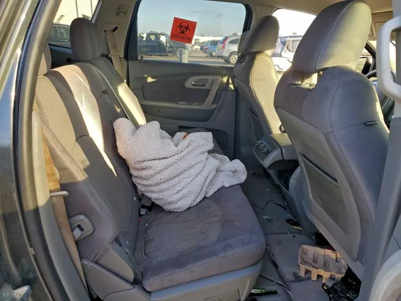 2012 CHEVROLET TRAVERSE LS  