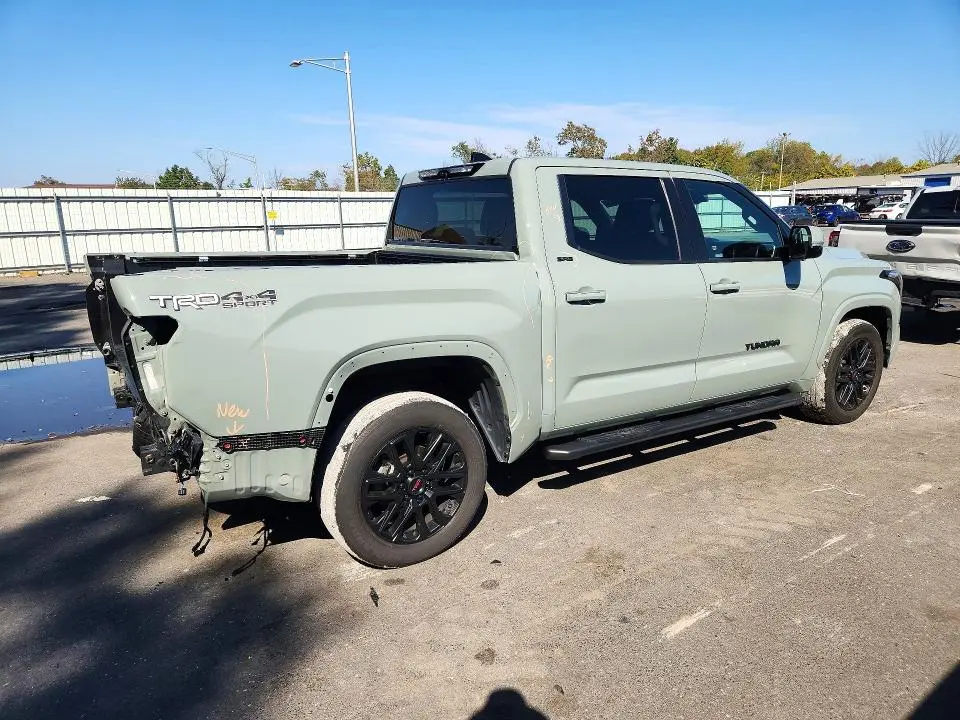 2023 TOYOTA TUNDRA SR5  