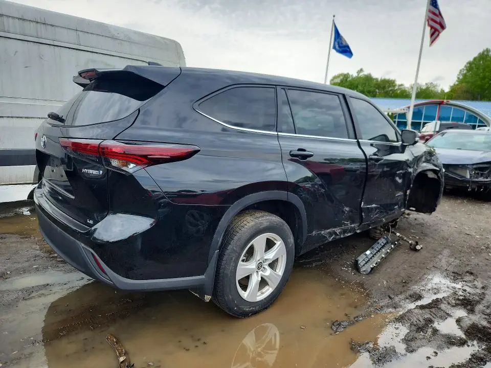 2024 TOYOTA HIGHLANDER HYBRID LE  