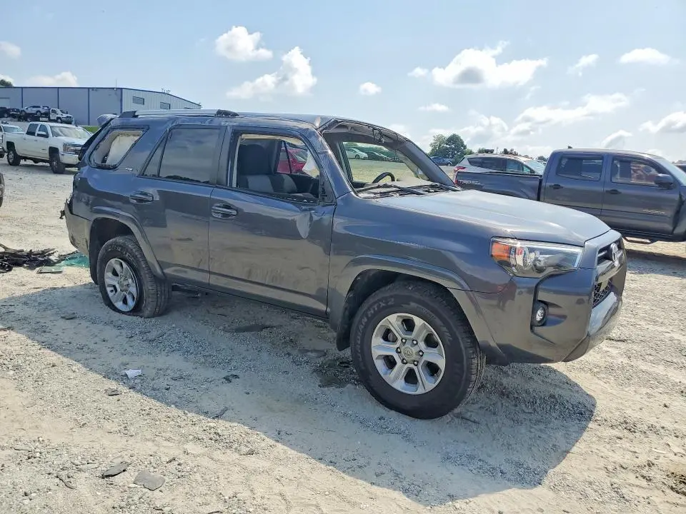 2021 TOYOTA 4RUNNER SR5  
