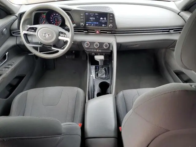 2021 HYUNDAI ELANTRA SE  