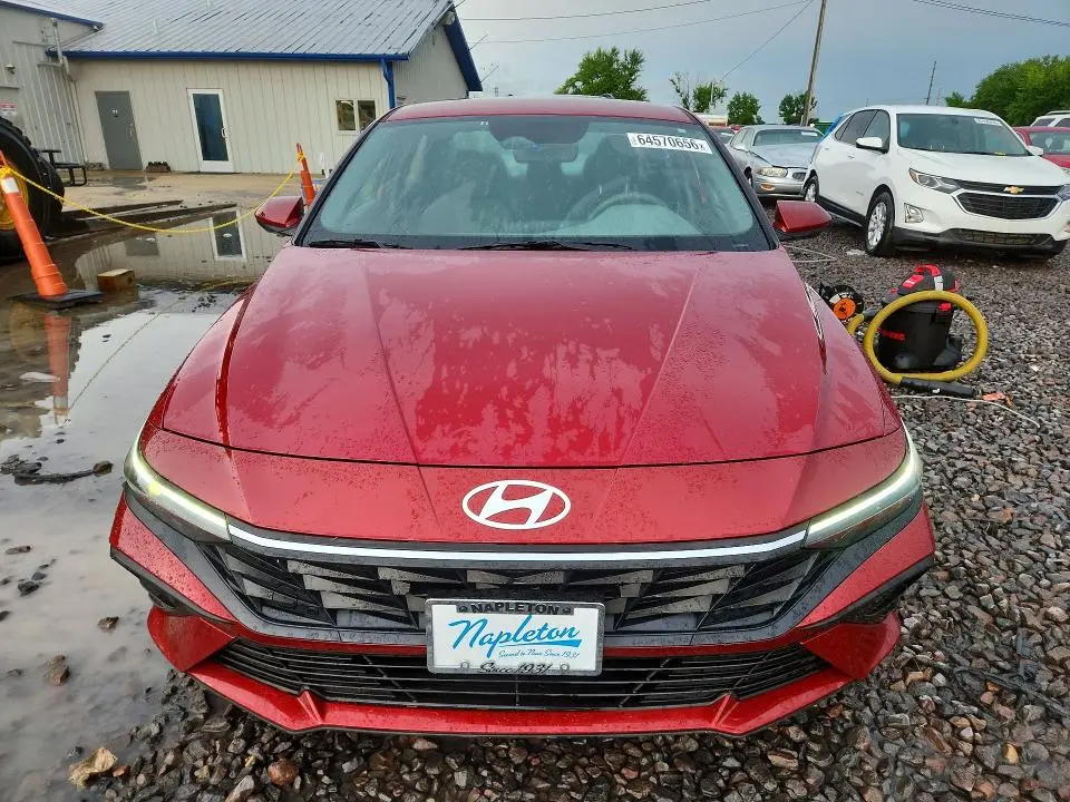 2024 HYUNDAI ELANTRA SEL  