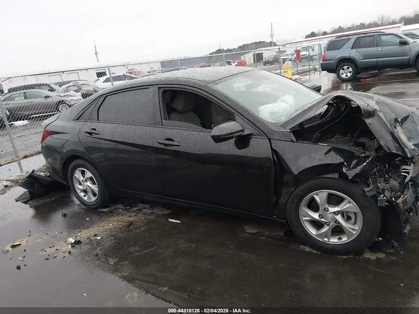 2023 HYUNDAI ELANTRA SE