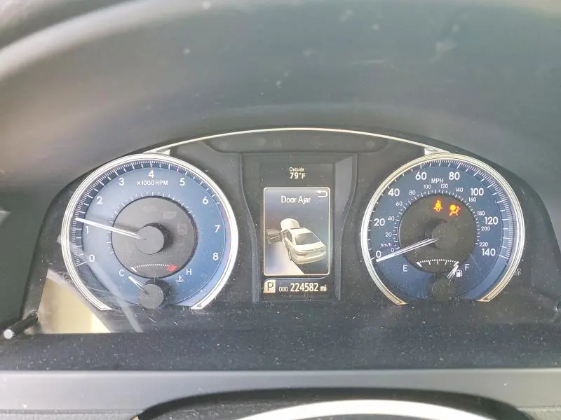 2015 TOYOTA CAMRY XLE  