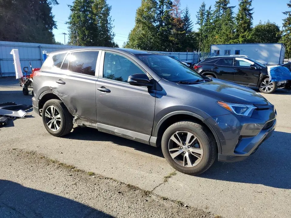 2018 TOYOTA RAV4 XLE  