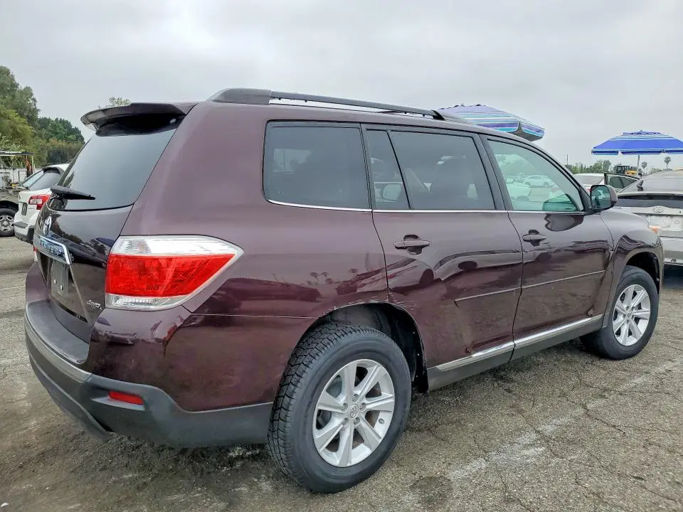 2011 TOYOTA HIGHLANDER BASE  