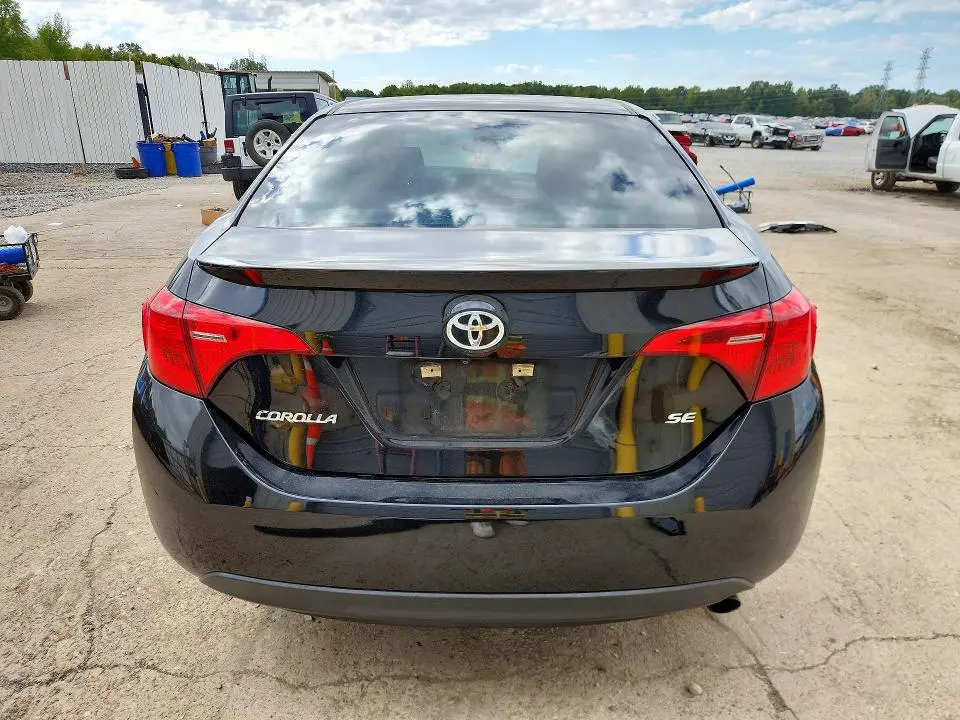 2017 TOYOTA COROLLA SE  