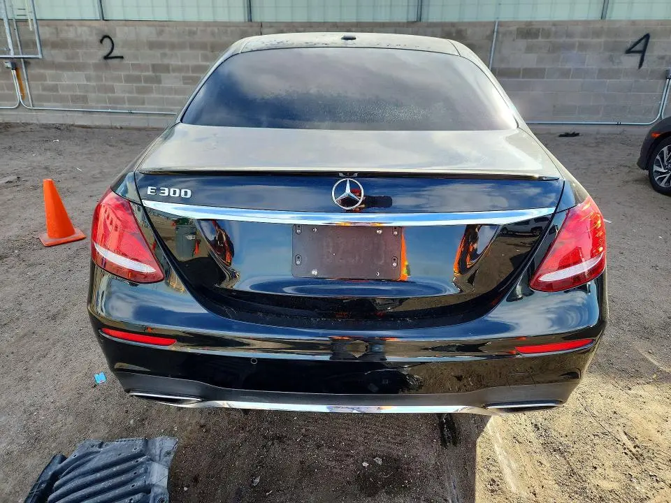 2018 MERCEDES-BENZ E 300  