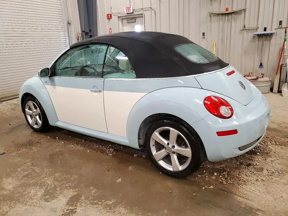 2010 VOLKSWAGEN NEW BEETLE   