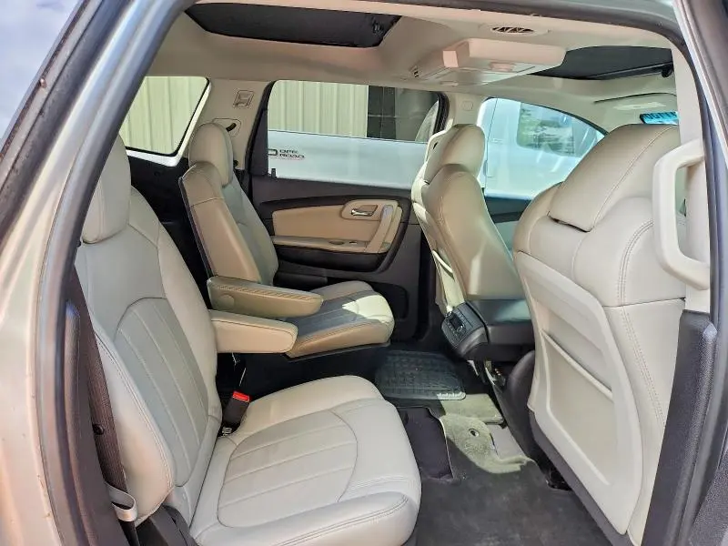 2010 CHEVROLET TRAVERSE LTZ  