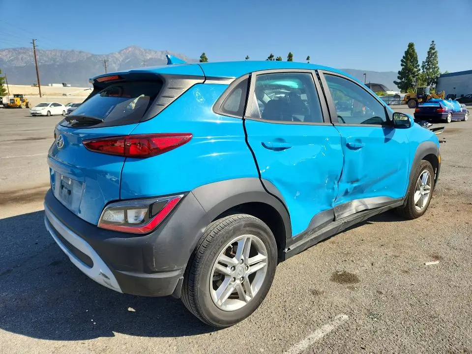 2022 HYUNDAI KONA SE  