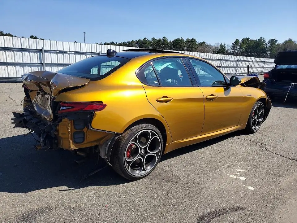 2023 ALFA ROMEO GIULIA TI  