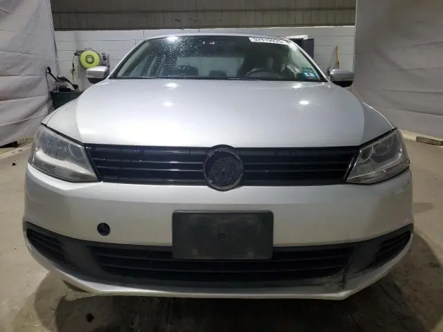 2011 VOLKSWAGEN JETTA SE  