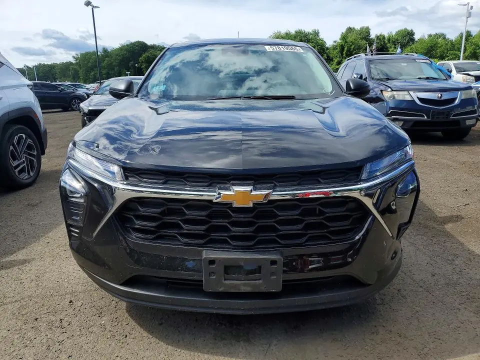 2025 CHEVROLET TRAX LS  