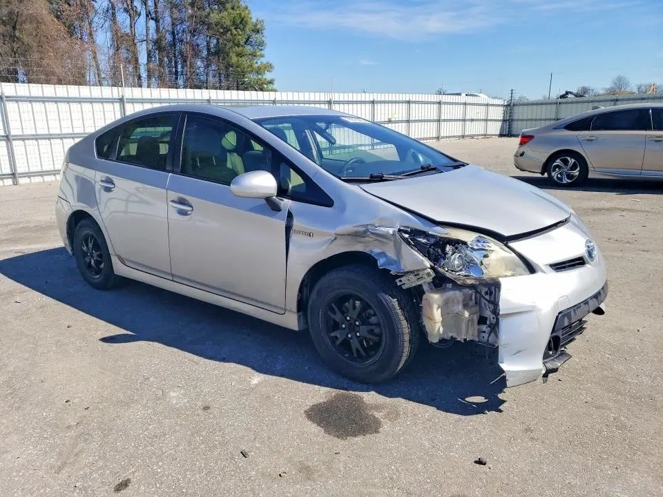 2015 TOYOTA PRIUS THREE  