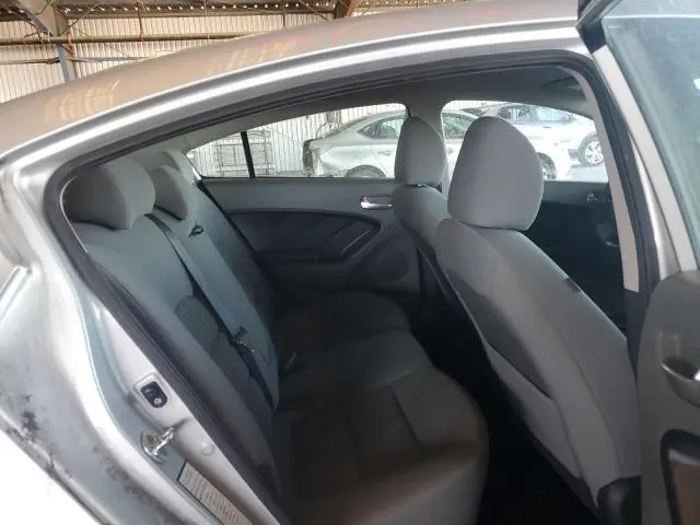 2017 KIA FORTE LX  