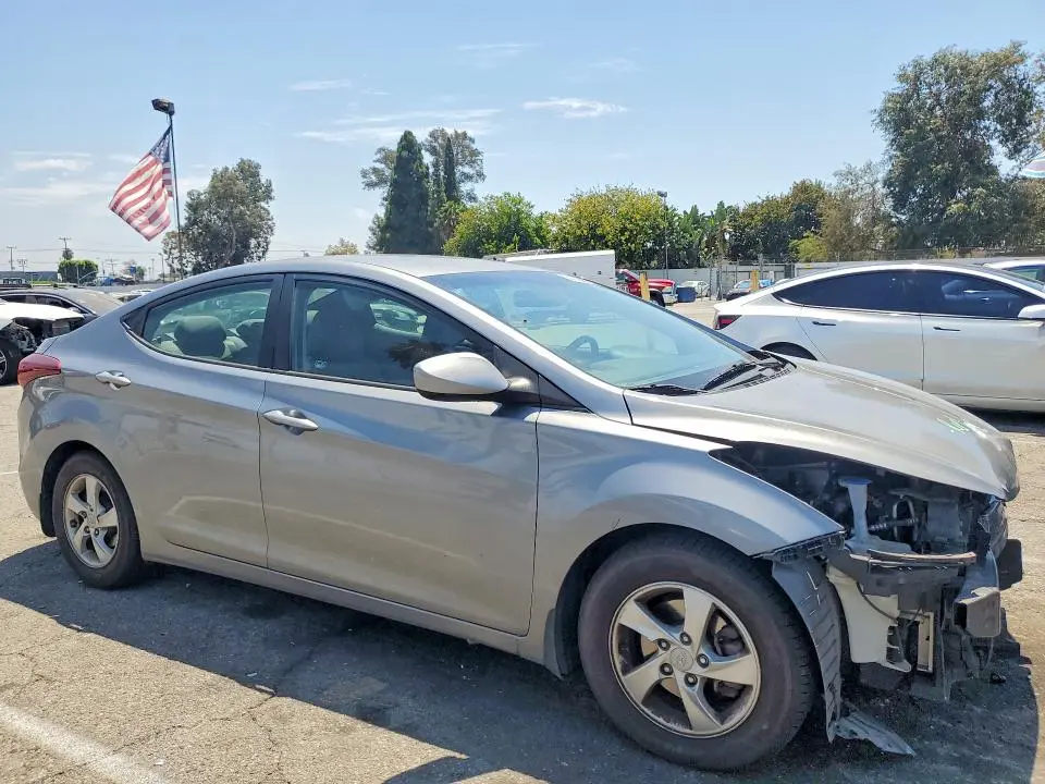 2015 HYUNDAI ELANTRA SE  