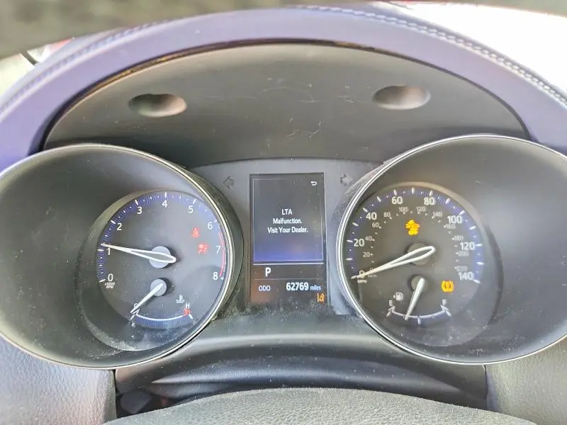 2021 TOYOTA C-HR XLE  