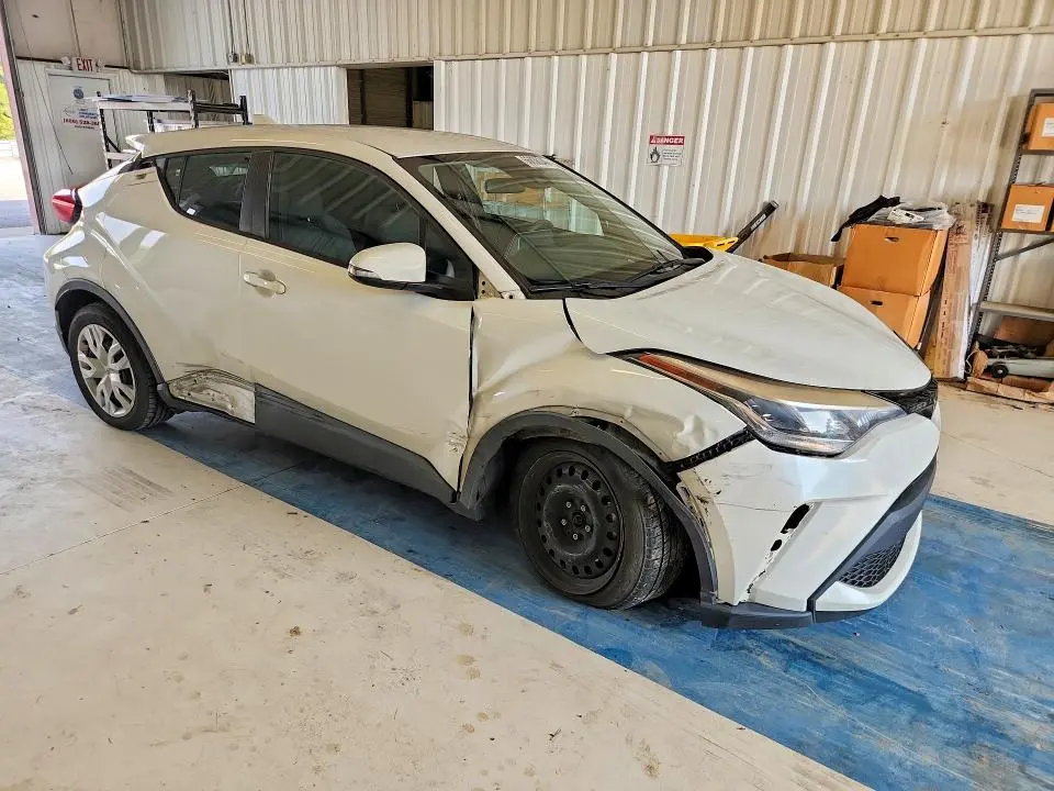 2021 TOYOTA C-HR LE  
