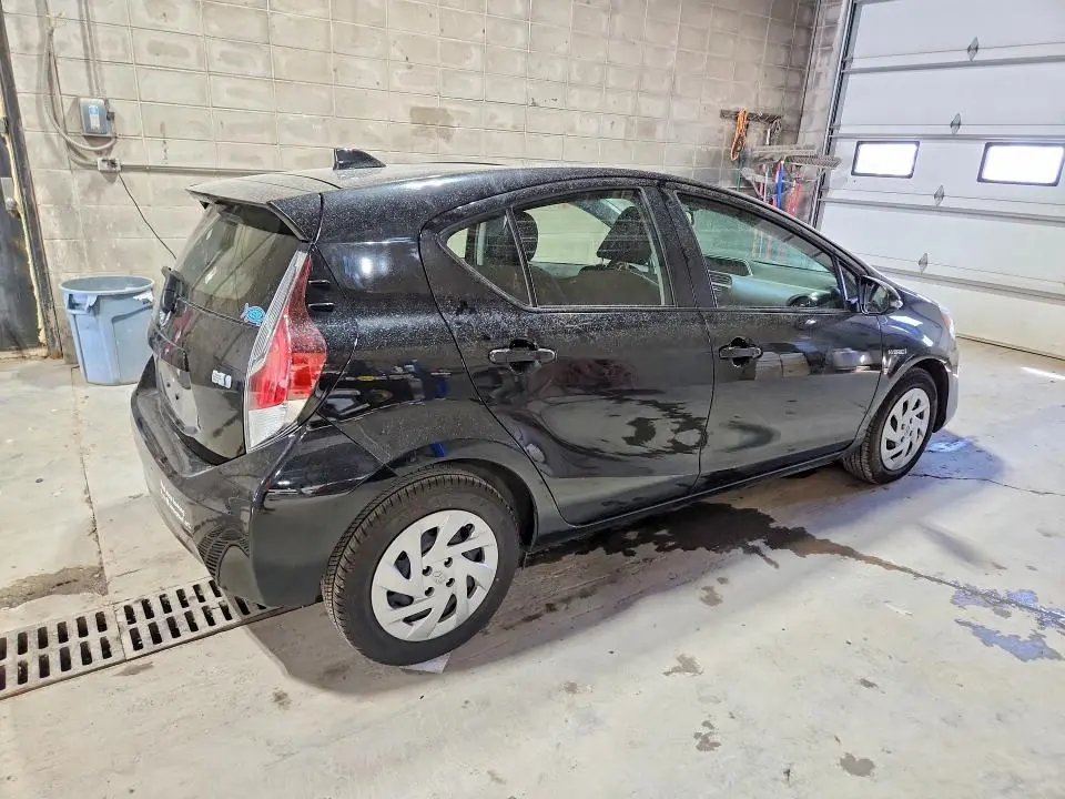 2016 TOYOTA PRIUS C TWO  