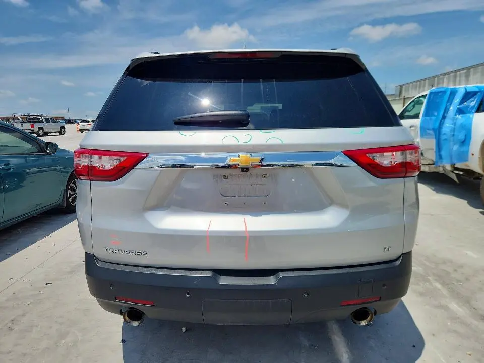 2021 CHEVROLET TRAVERSE LT  
