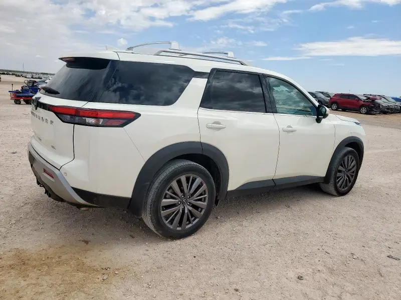 2023 NISSAN PATHFINDER SL  