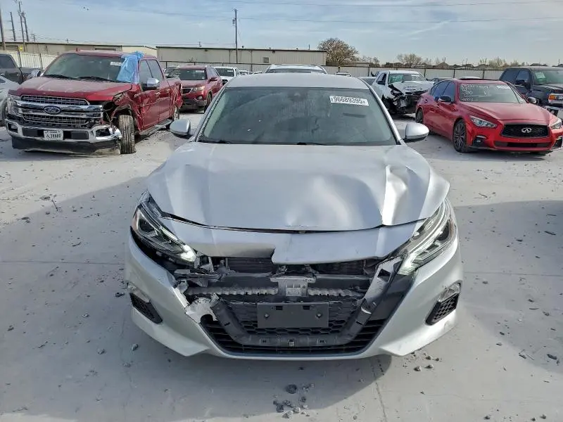 2021 NISSAN ALTIMA SV  