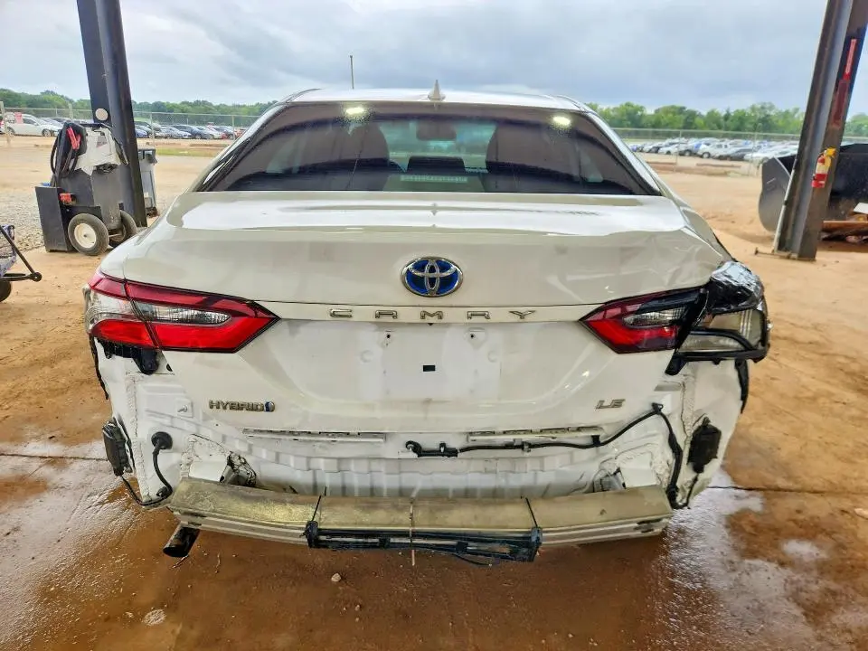 2021 TOYOTA CAMRY LE  