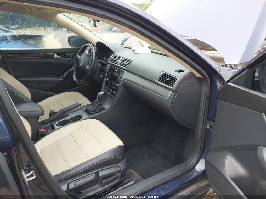 2015 VOLKSWAGEN PASSAT 2.0L TDI SE