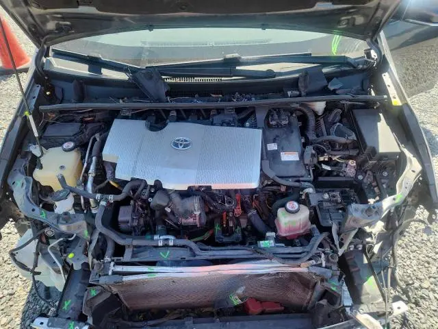 2019 TOYOTA PRIUS XLE  