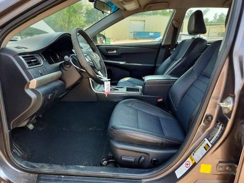 2015 TOYOTA CAMRY SE  