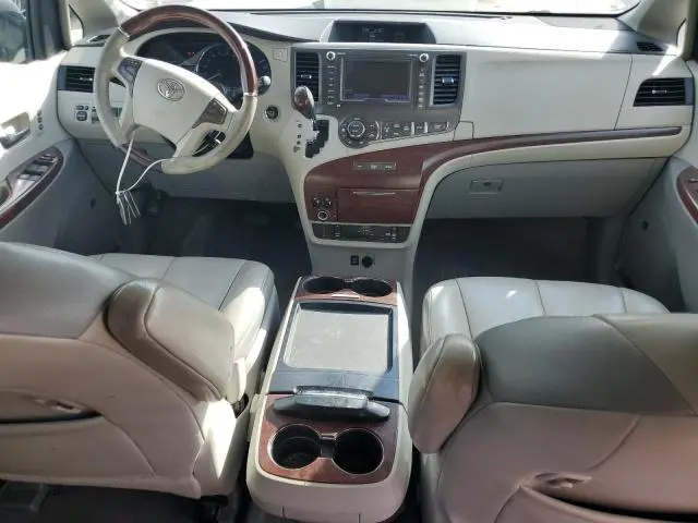 2011 TOYOTA SIENNA XLE  