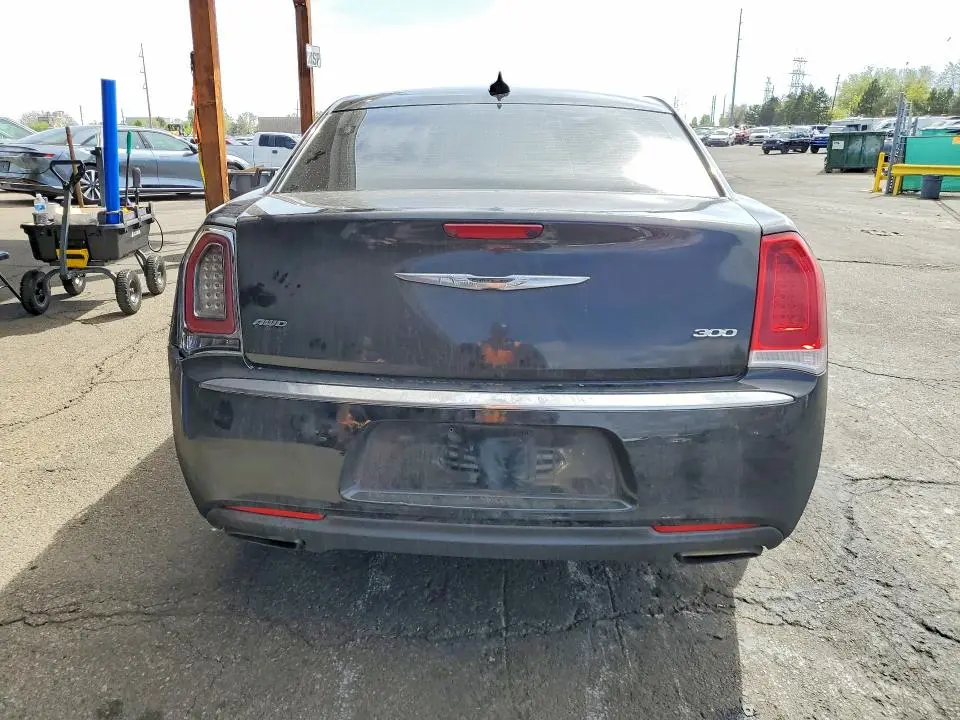 2015 CHRYSLER 300 LIMITED  