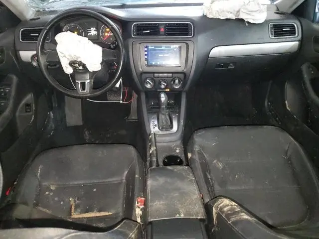 2013 VOLKSWAGEN JETTA SE  