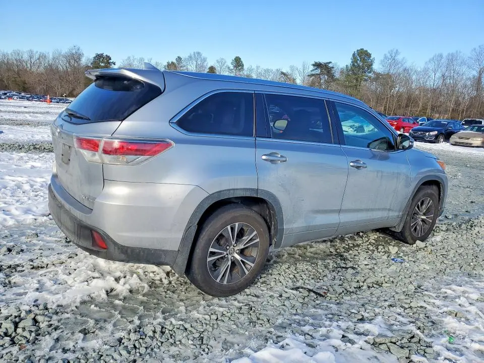 2016 TOYOTA HIGHLANDER XLE  