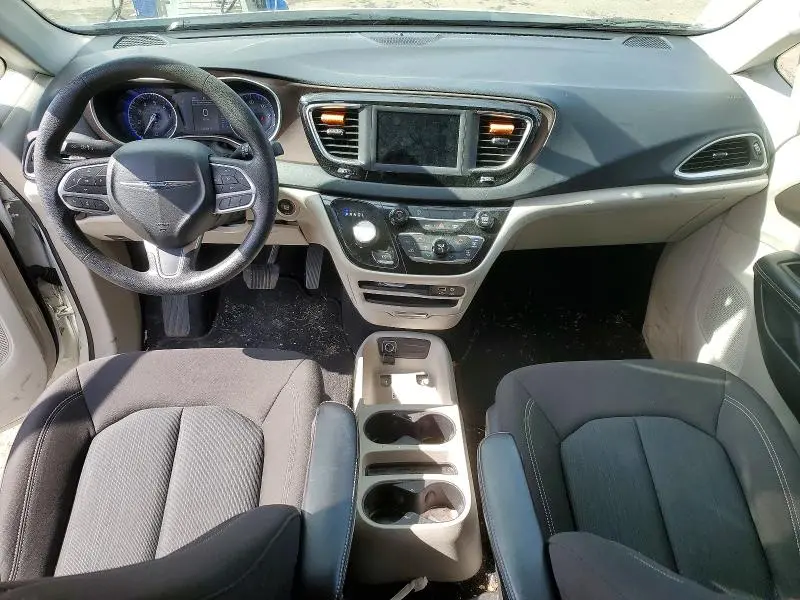 2020 CHRYSLER VOYAGER LX  