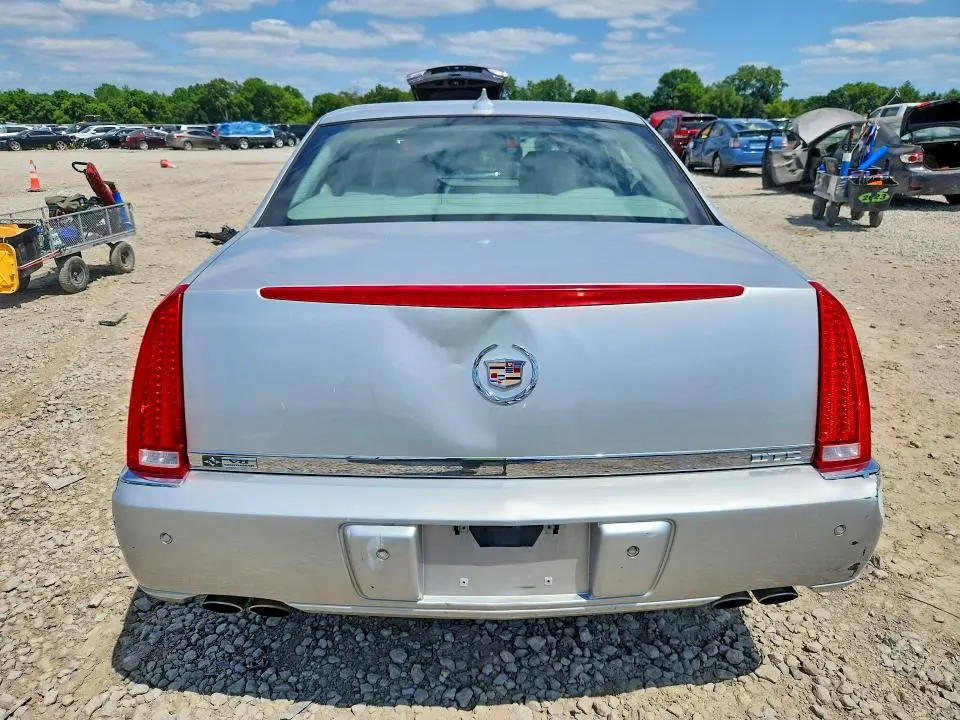 2010 CADILLAC DTS LUXURY COLLECTION  