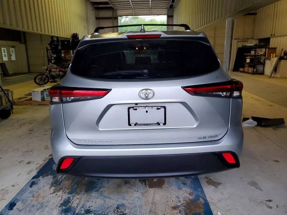 2020 TOYOTA HIGHLANDER XLE  
