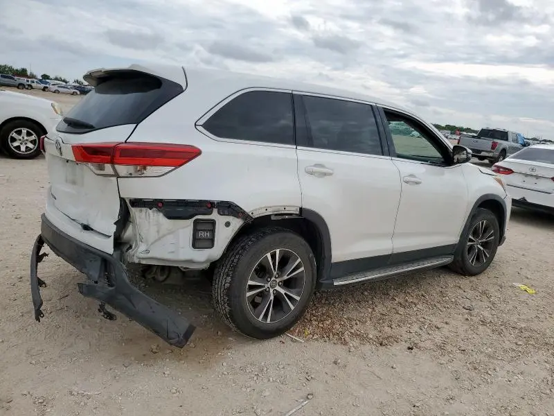 2019 TOYOTA HIGHLANDER LE  