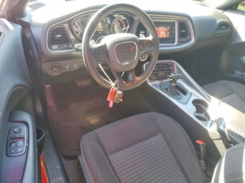 2016 DODGE CHALLENGER SXT  