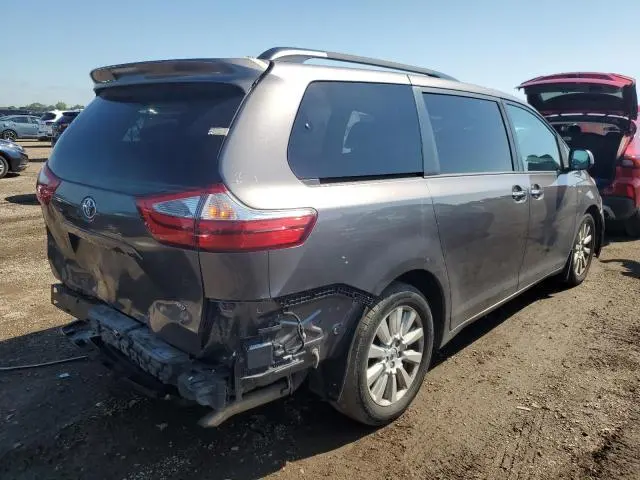 2017 TOYOTA SIENNA XLE  