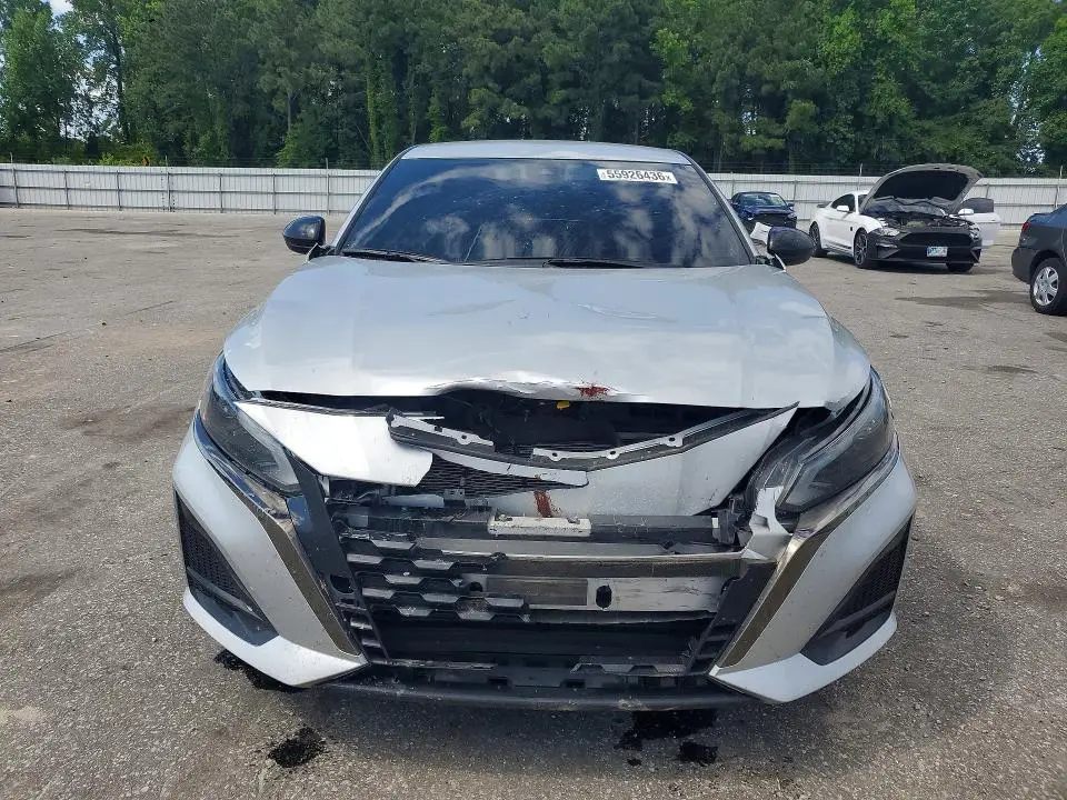 2024 NISSAN ALTIMA SR  