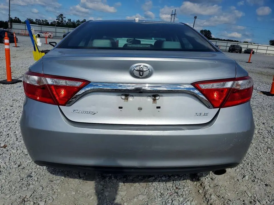 2016 TOYOTA CAMRY XLE  
