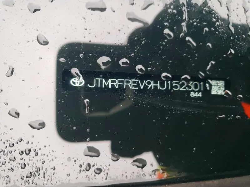 2017 TOYOTA RAV4 XLE  